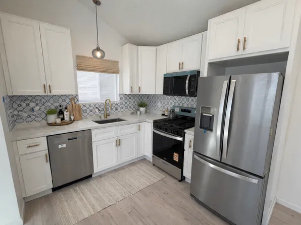 4530 Kingswell Ave #1/2, Los Angeles, CA 90027