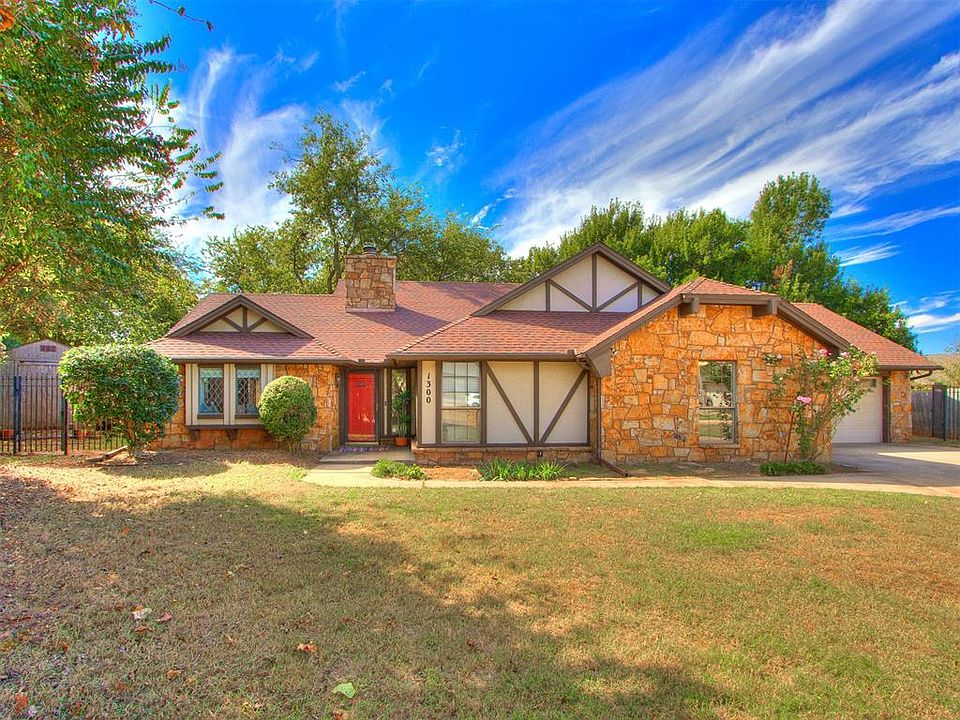 1st image of 1300 NE 21st Pl