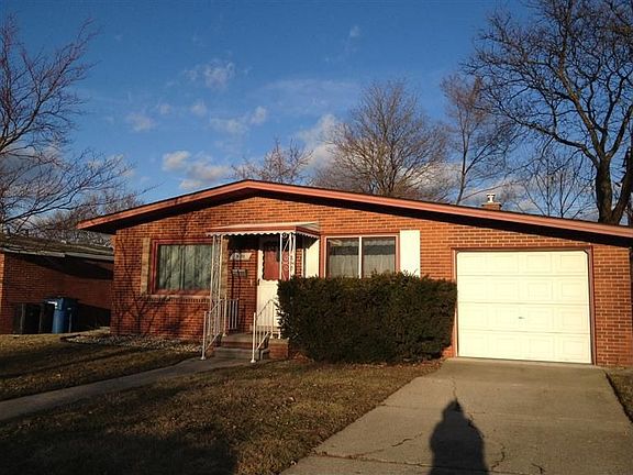 2nd image of 8148 Hillcrest Blvd