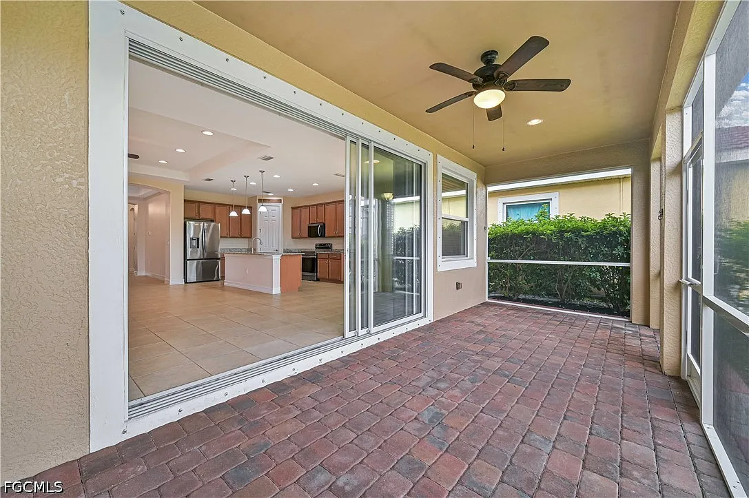 3 bed, 2.0 bath, 1983 sqft, $2,800 — Photo 4
