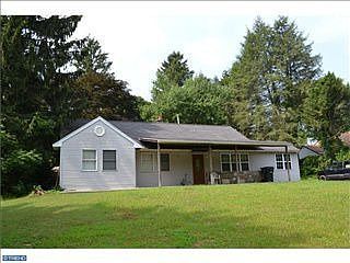2nd image of 752 Susquehanna Rd