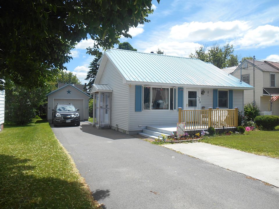 1st image of 28 Roosevelt St