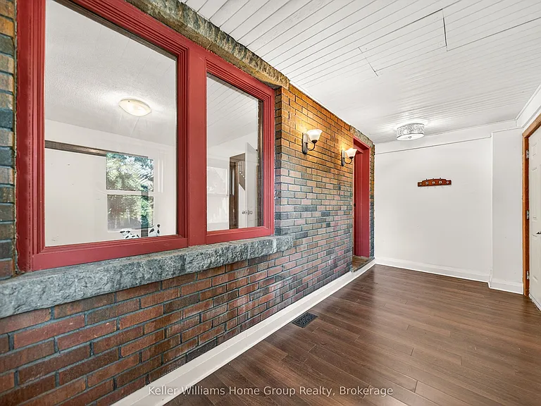 483 Woolwich St — Photo 5