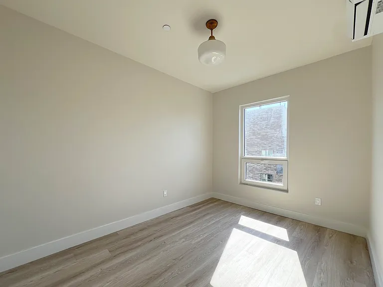 950 Bedford Ave #2B — Photo 1