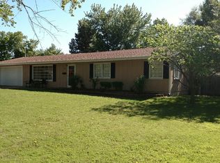 1102 S Tennessee Ave, Chanute, KS 66720