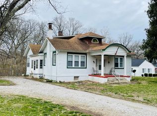 101 Harmon Dr, Lebanon, IL 62254