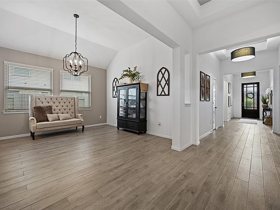 4th image of 150 Valley Ranch Trl