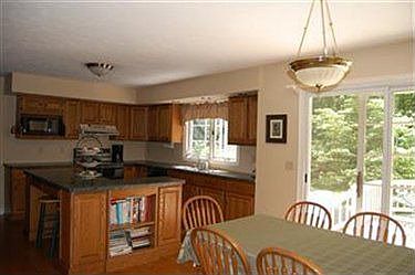 4th image of 75 Waterford Dr