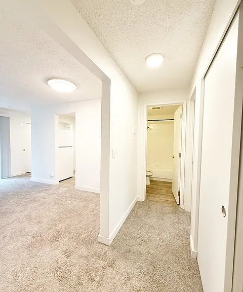 1628 Trenton Ave — Photo 10