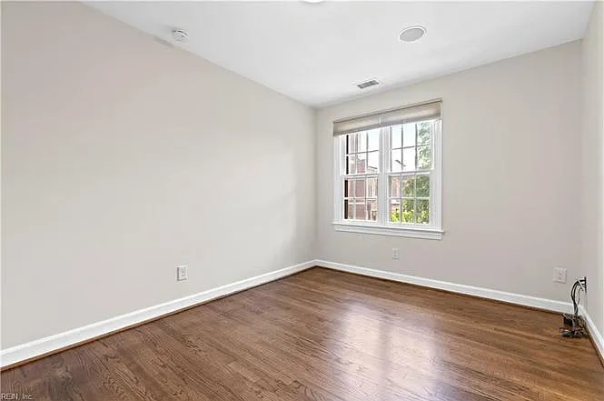811 Colonial Ave — Photo 13