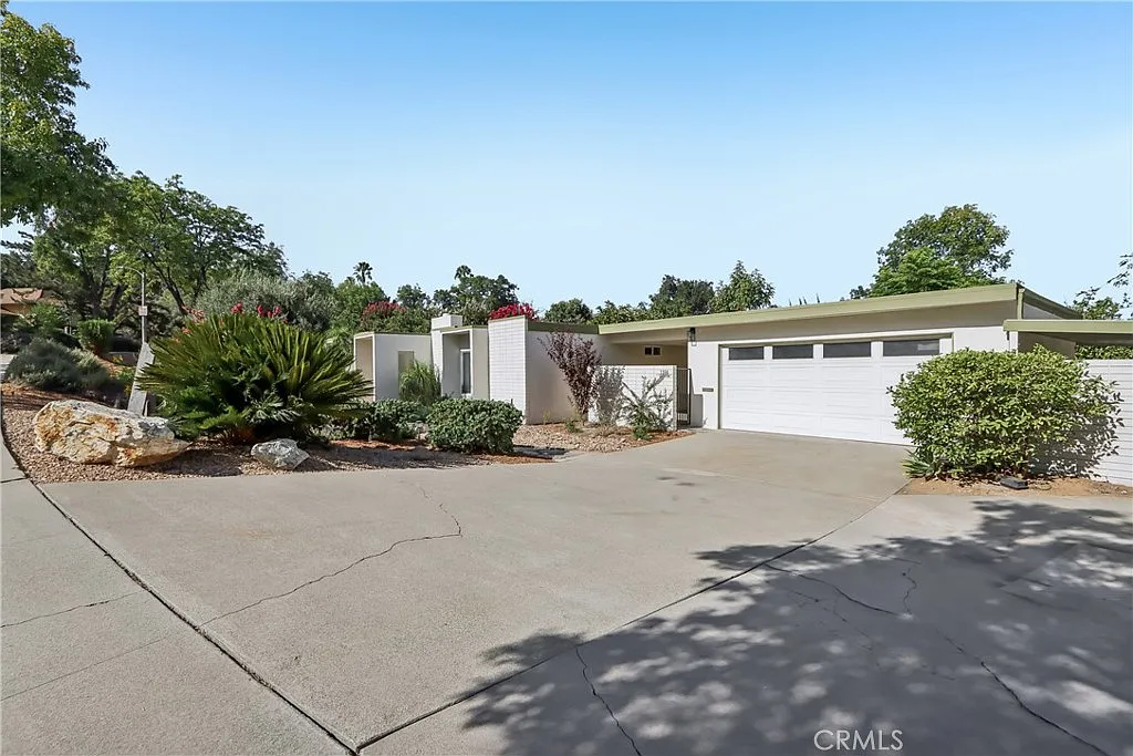 4 bed, 1847 sqft, $4,250 — Photo 2