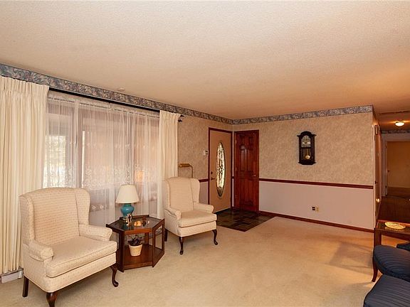 4th image of 6026 Dorsett Pl