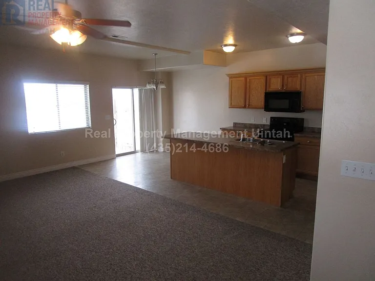 205 E 1100 S — Photo 2