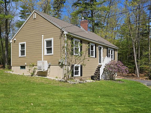 2nd image of 8 Rosewood Drive