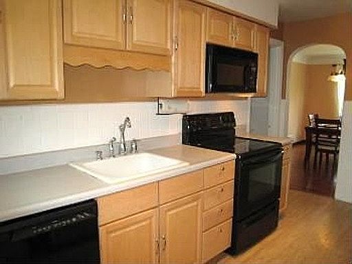 3rd image of 7527 Kirtley Dr #1