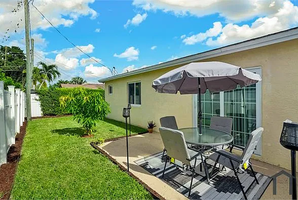 3021 NW 21st Ct — Photo 10