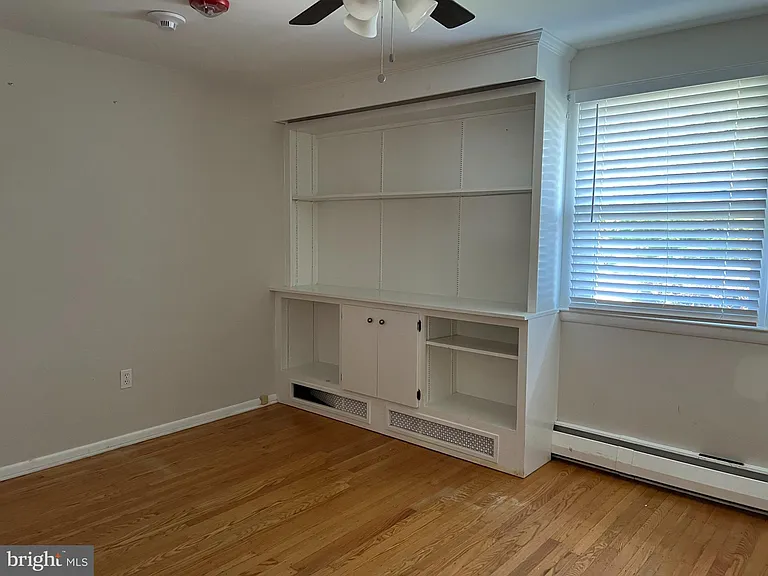 319 Meetinghouse Ln — Photo 16