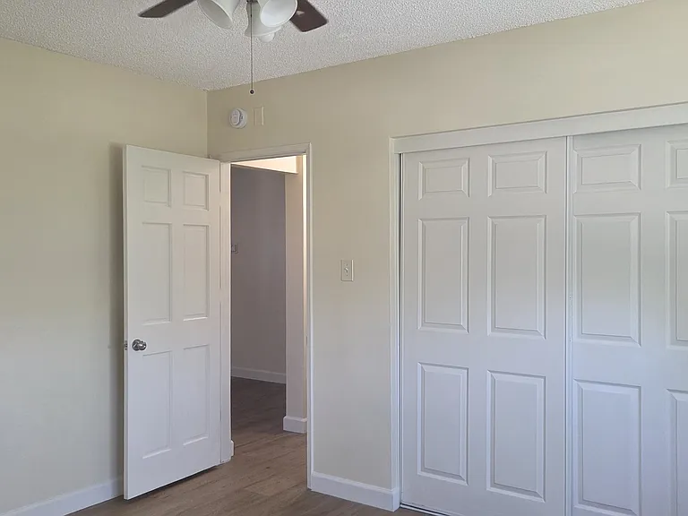570 E Pleasant St #5 — Photo 6