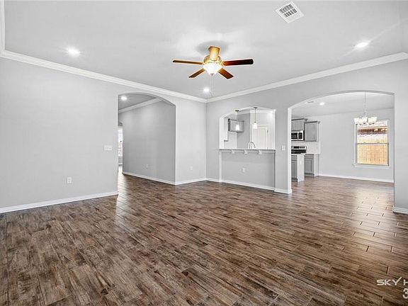 4th image of 53 W Geranium Ln
