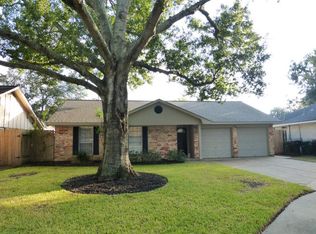 6015 Weeping Willow Rd, Houston, TX 77092