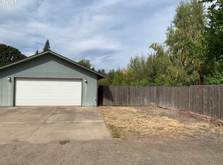 500 Maple Ct, Amity, OR 97101