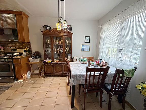 4th image of 3059 82nd St