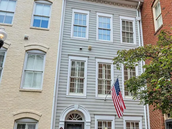 1822 Potomac Greens Dr, Alexandria, VA 22314