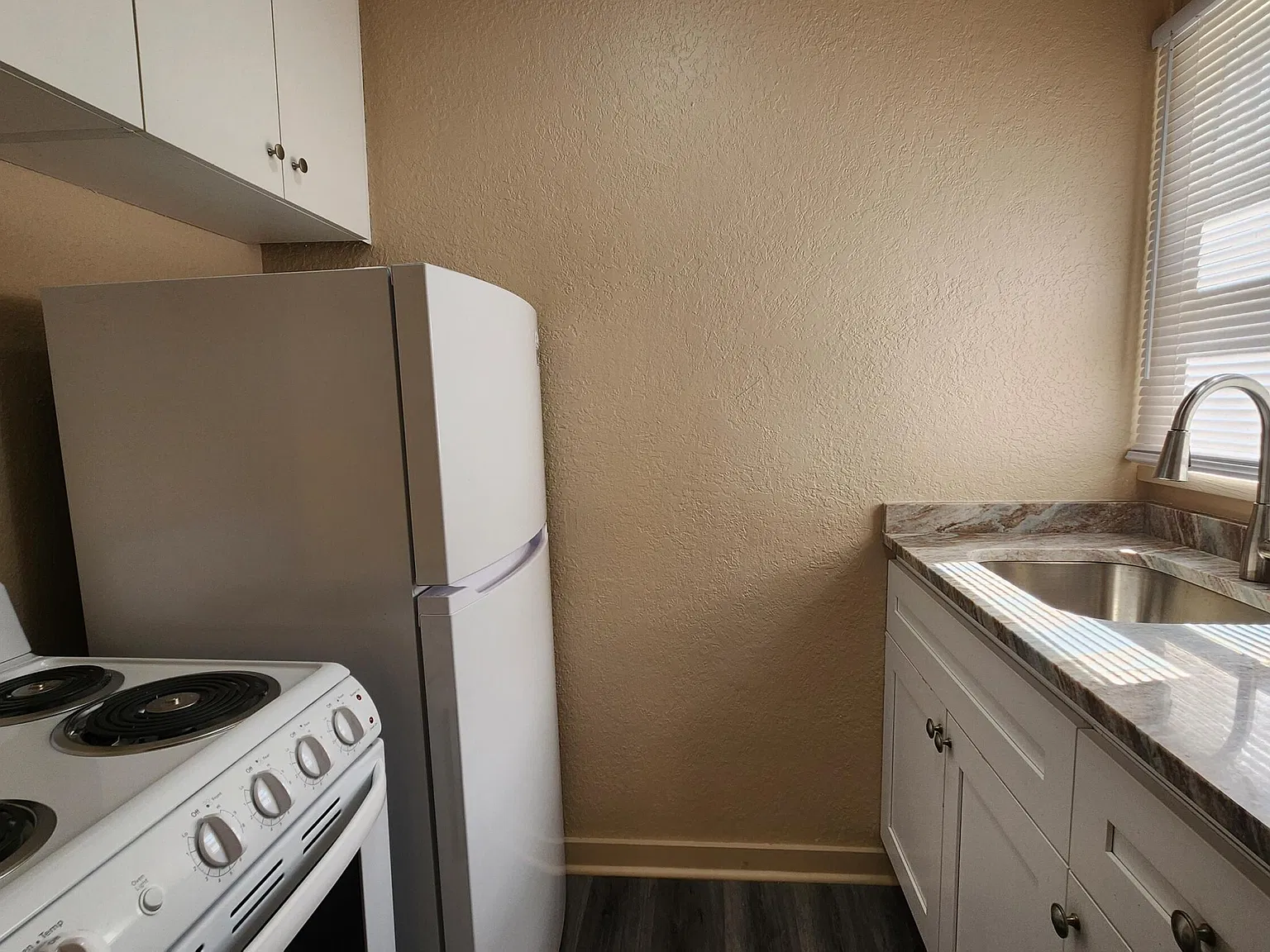 1 bed, 1.0 bath, 512 sqft, $1,400 — Photo 2
