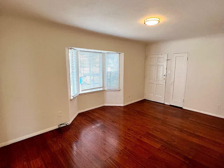 505 Edgewood St — Photo 12