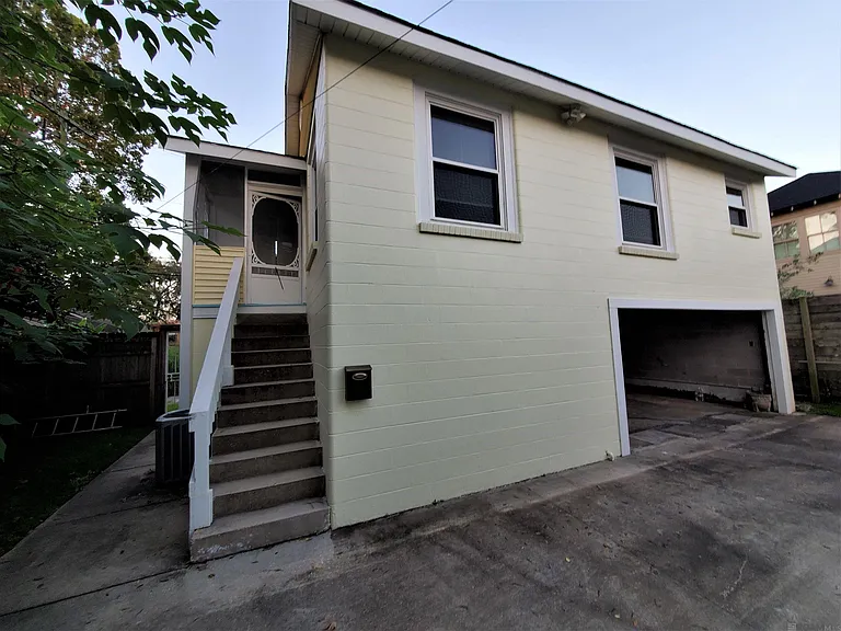 2166 Oleander St — Photo 11