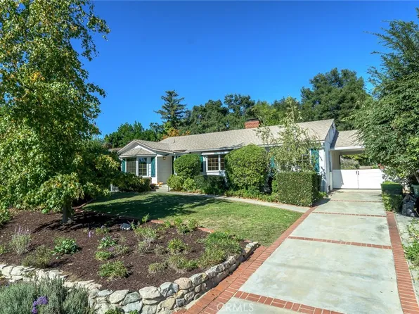 1917 Lyans Dr, La Canada Flintridge, CA 91011