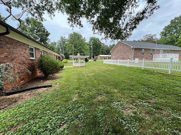 4th image of 144 Polly Dr