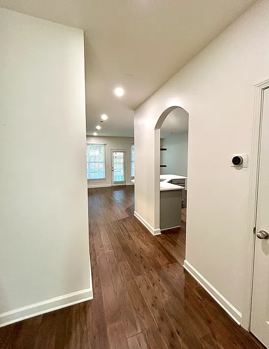3 bed, 2.5 bath, 1845 sqft, $3,200 — Photo 3