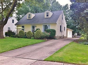1st image of 1534 Beechwood St NE
