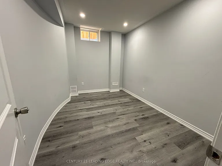 11 Northern Breeze Cres #LOWER — Photo 8