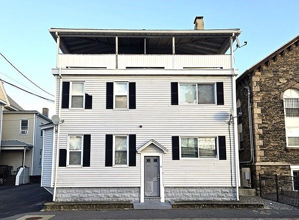 1st image of 9 Cedar St APT 2