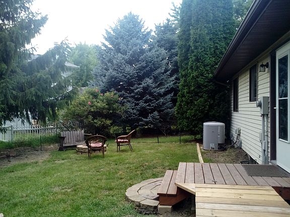 2nd image of 1920 La Casa Ln SE