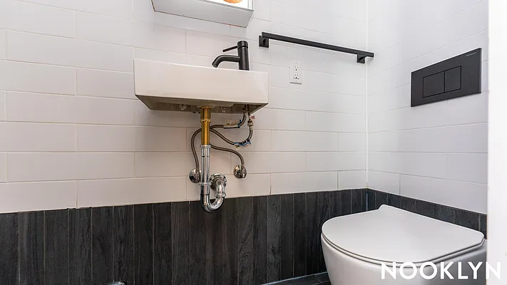 Rented by Nooklyn NYC LLC | media 26