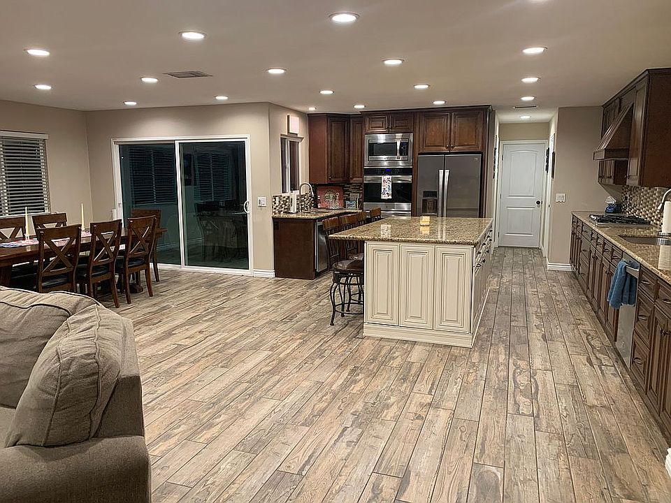 2nd image of 5861 Aurora Ave