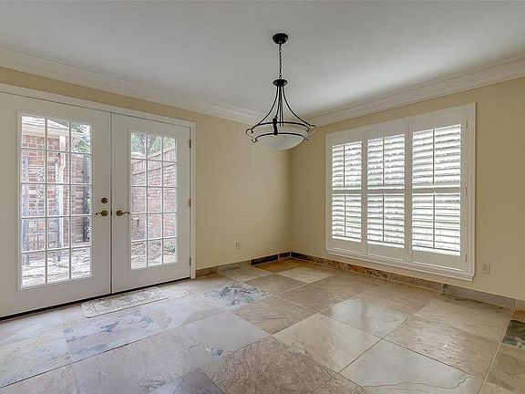 3rd image of 7102 Blenheim Palace Ln