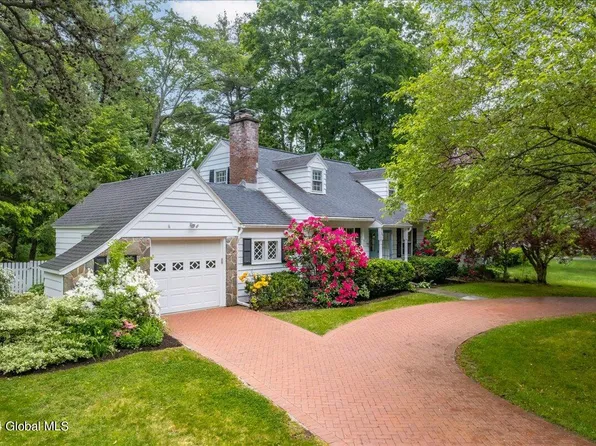 38 Loudon Parkway, Loudonville, NY 12211