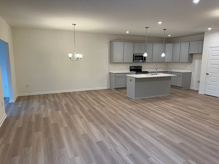 528 Marthas View Way — Photo 5