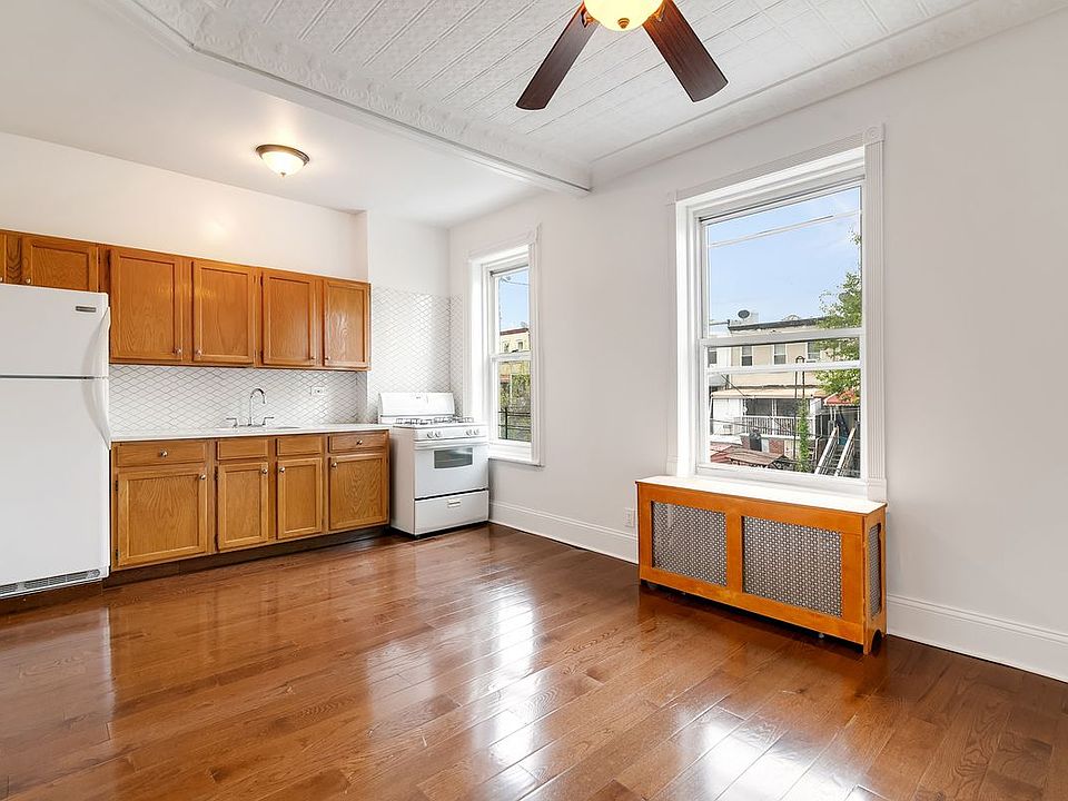 2nd image of 432 41st St #3