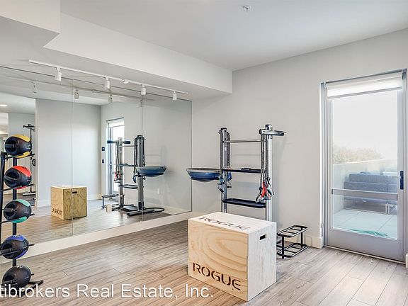 4th image of 3701 Noriega St #11452494
