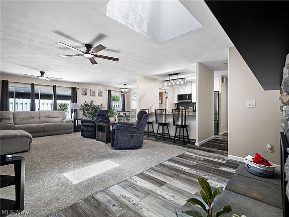 4th image of 557 Crossbrook Dr