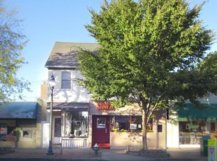 36 Newtown Ln, East Hampton, NY 11937