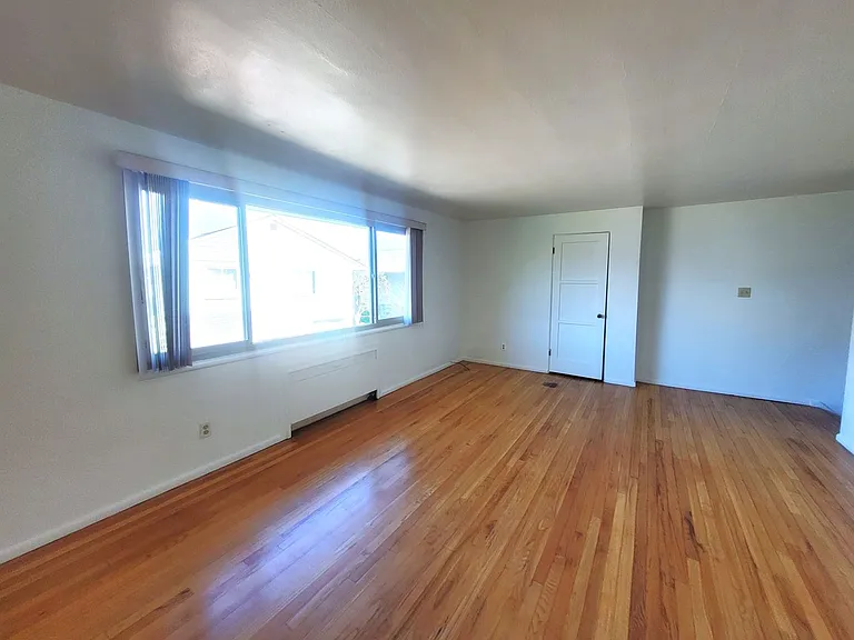 901 N Forest St #117 — Photo 5