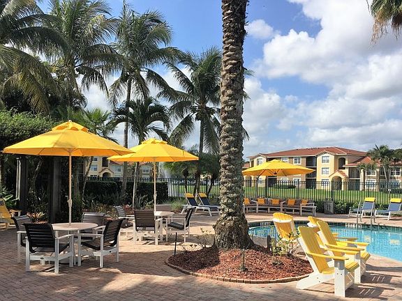 Murano Delray Beach Pool area ; Apartment Homes in Delray Beach , FL ; Murano of Delray Beach Apartment Homes ; Delray Beach, FL Apartment Rentals ; Luxury Apartments in Delray Beach , FL ; For Rent Delray Beach, FL