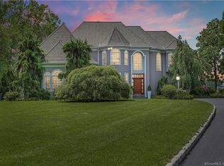 19 Weeds Lndg #R, Darien, CT 06820