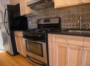 200 Freeman St APT 1, Brooklyn, NY 11222